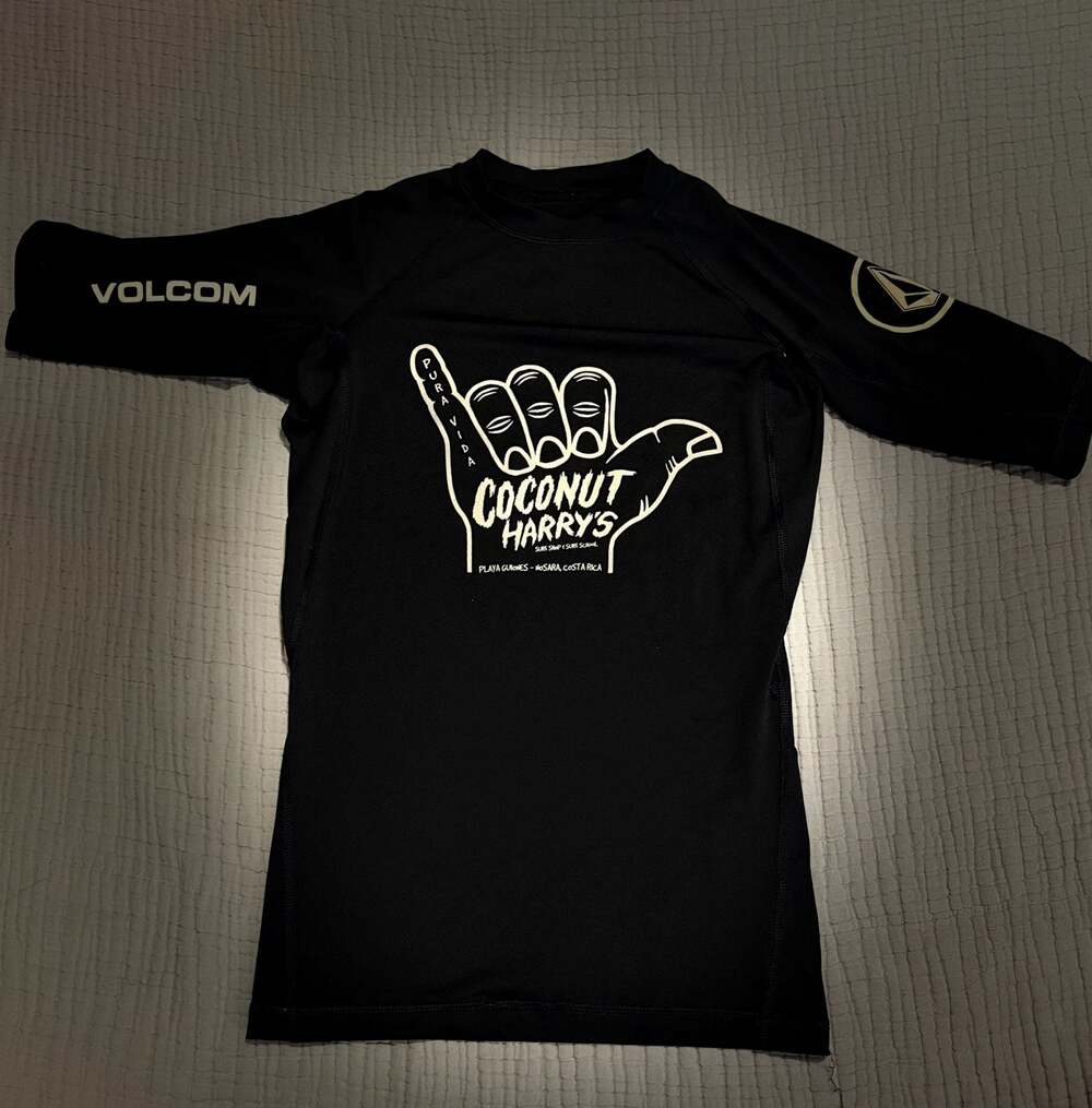 Volcom Coconut Harry's Pura Vida Surf School Black Short Sleeve Rash Guard Small